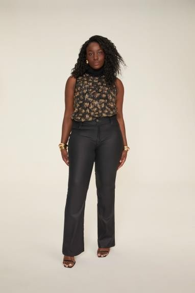 CALÇA JEANS BOOT CUT CINTURA ALTA, COM TECNOLOGIA COMPRIME ABDOMEN - 100 -