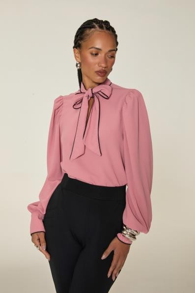 BLUSA COM AMARRAÇÃO GOLA E VIVO EM CONTRASTE - 0359 -
