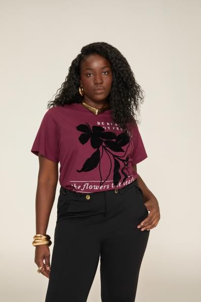 TSHIRT OVER CAVA DESLOCADA COM ESTAMPA FRONTAL - 1820 -